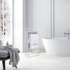 Modern szabadon álló 3 karos fürdőszobai törölközőtartó állvány (fehér)